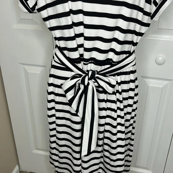 CHAPS BLACK & WHITE FAUX WRAP STRIPED DRESS, NWT - Picture 5 of 8